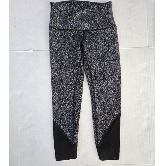 Lululemon • Wunder Under Laser Cut Studio Crop Leggings • Size 8 • Black/White - Picture 5 of 11